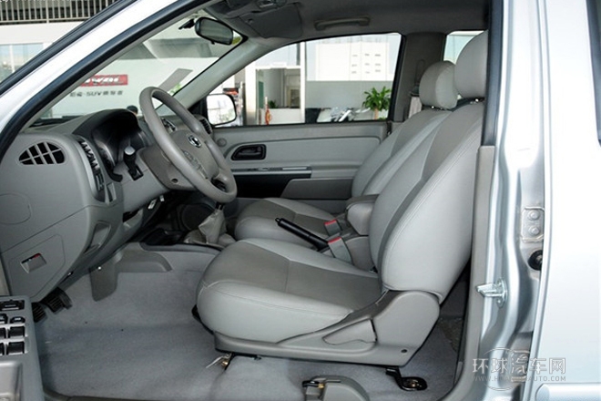 2011款 2.4L公務(wù)版 豪華型 四驅(qū)小雙排