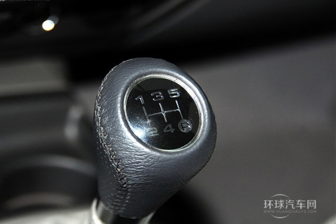 2011款 2.4L公務(wù)版 豪華型 四驅(qū)小雙排