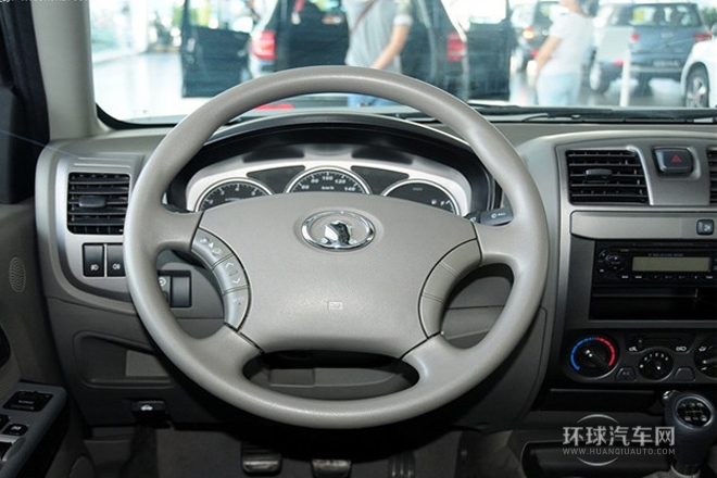 2011款 2.4L公務(wù)版 豪華型 四驅(qū)小雙排