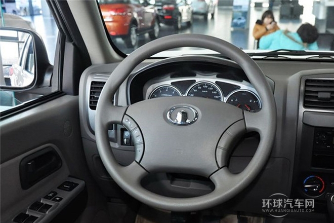 2011款 2.4L公務(wù)版 豪華型 四驅(qū)大雙排