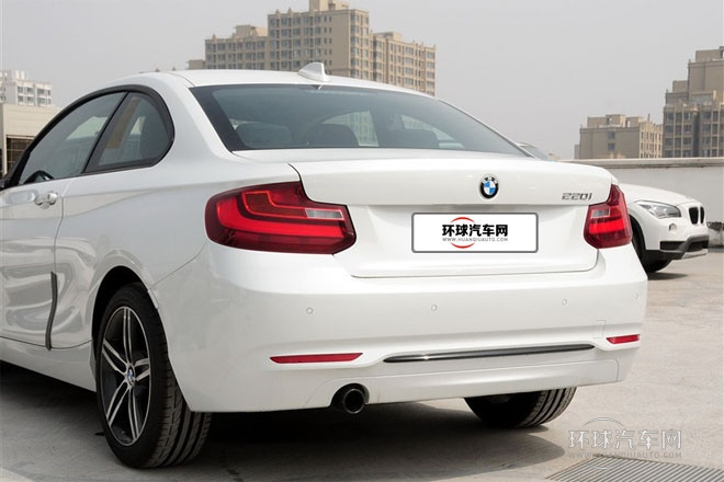 2014款 220i 運(yùn)動(dòng)設(shè)計(jì)套裝