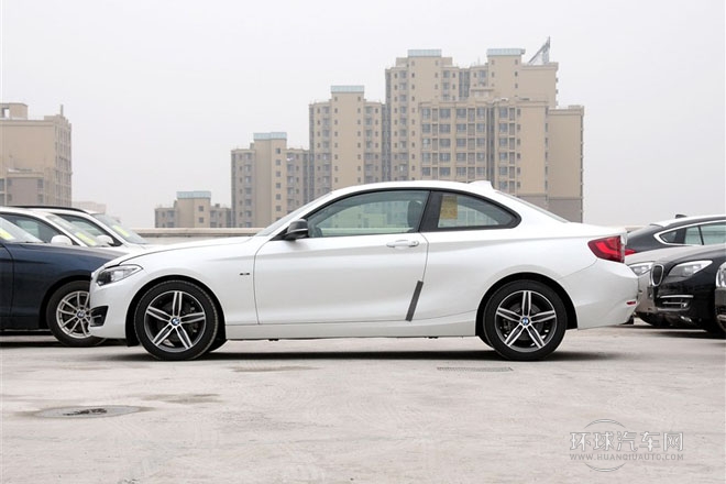 2014款 220i 運動設(shè)計套裝