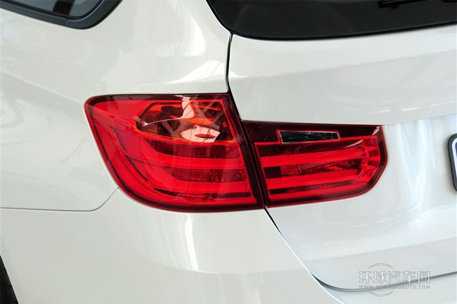 2013款 320i運(yùn)動(dòng)設(shè)計(jì)套裝 旅行版