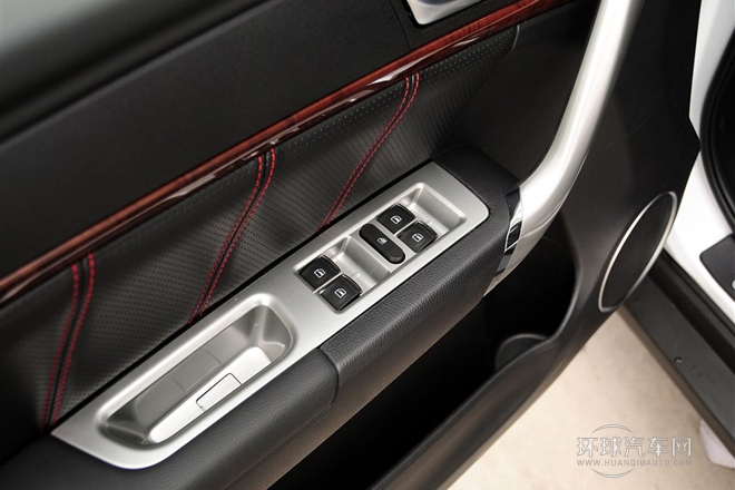 2013款 運(yùn)動(dòng)版 1.5T 手動(dòng)四驅(qū)尊貴型