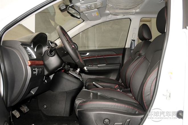 2013款 運動版 1.5T 手動四驅尊貴型