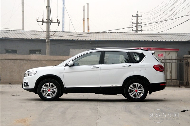 2013款 運動版 1.5T 手動四驅尊貴型