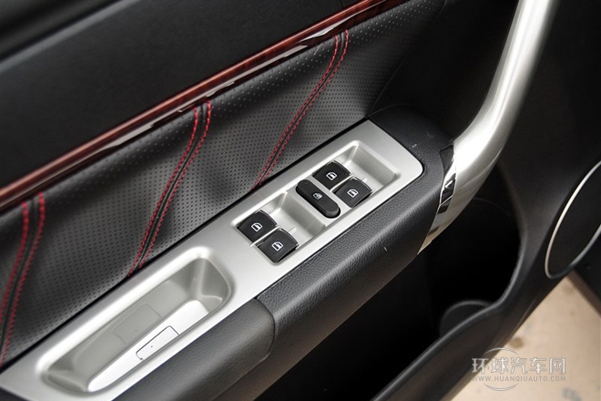 2013款 運動版 1.5T 手動四驅精英型