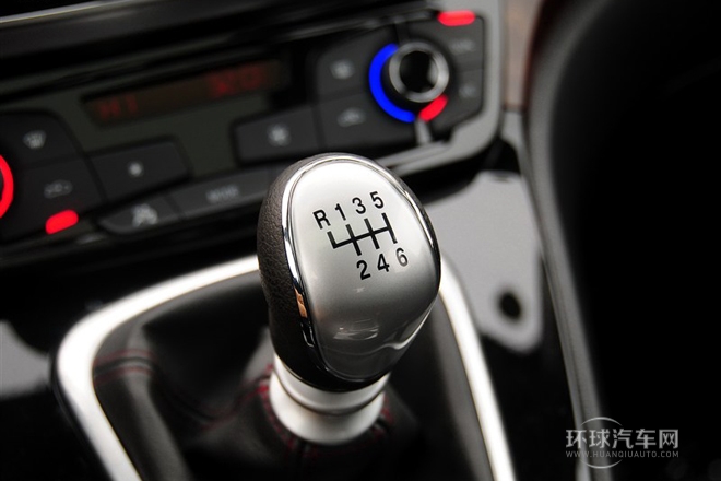 2013款 運動版 1.5T 手動四驅精英型