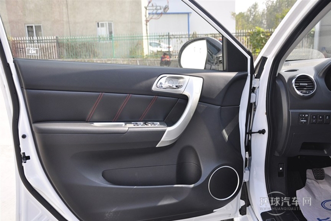 2013款 升級版 1.5T 手動四驅尊貴型