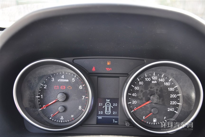 2013款 升級版 1.5T 手動(dòng)四驅(qū)尊貴型