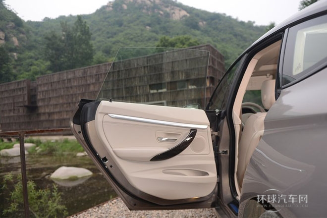 2013款 328i 風(fēng)尚設(shè)計(jì)套裝