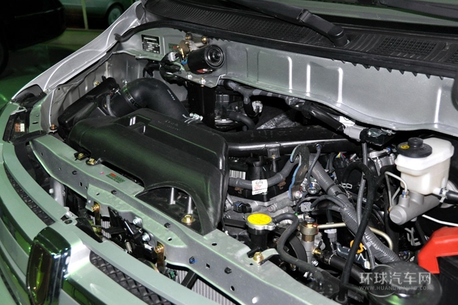 2010款 2.0L睿翔 豪華型(短軸)