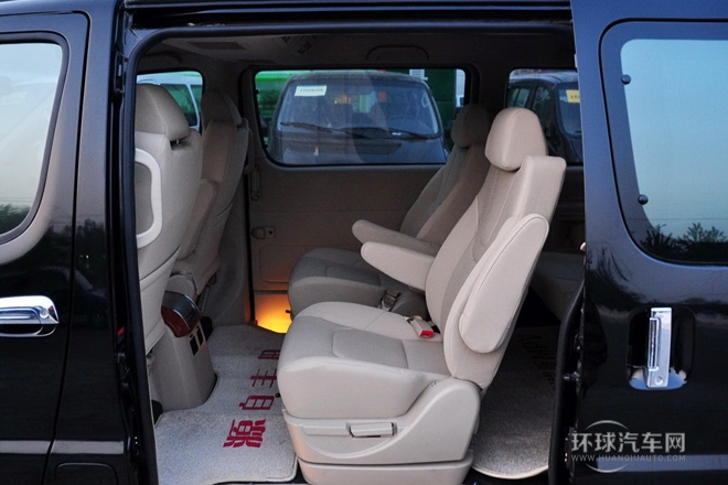 2010款 2.0L睿翔 豪華型(短軸)