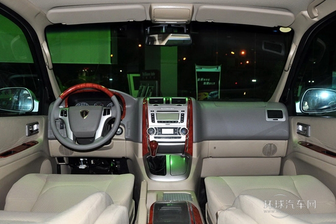 2010款 2.0L睿翔 豪華型(短軸)