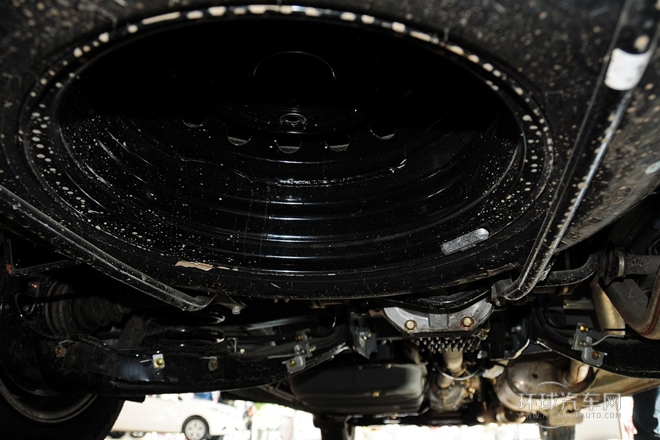 2010款 2.4L-3代 尊領標準型9座4RB2