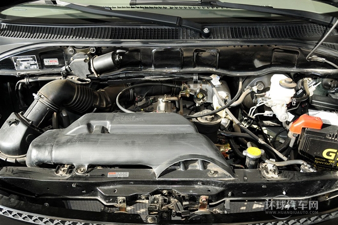 2010款 2.4L-3代 尊領標準型9座4RB2