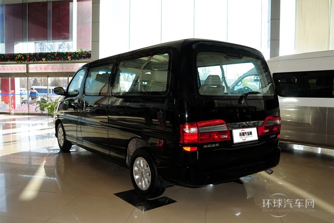 2010款 2.4L-3代 尊領標準型9座4RB2