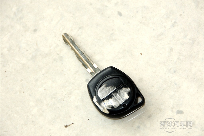 2010款 2.4L-3代 尊領(lǐng)豪華型長(zhǎng)軸9座4RB2