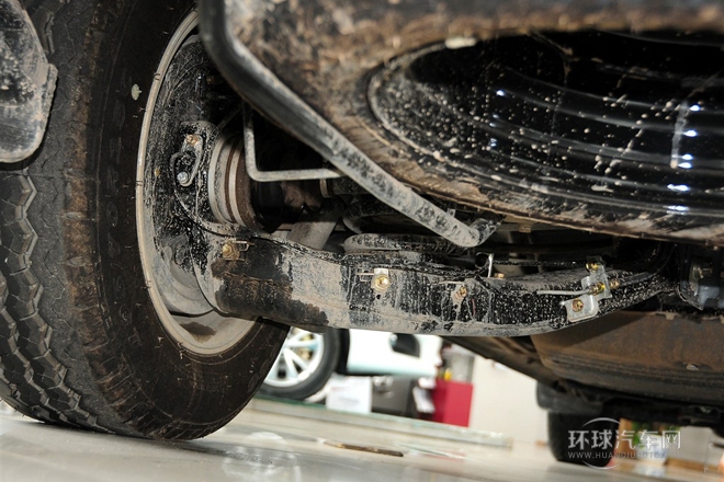 2010款 2.4L-3代 尊領豪華型長軸9座4RB2