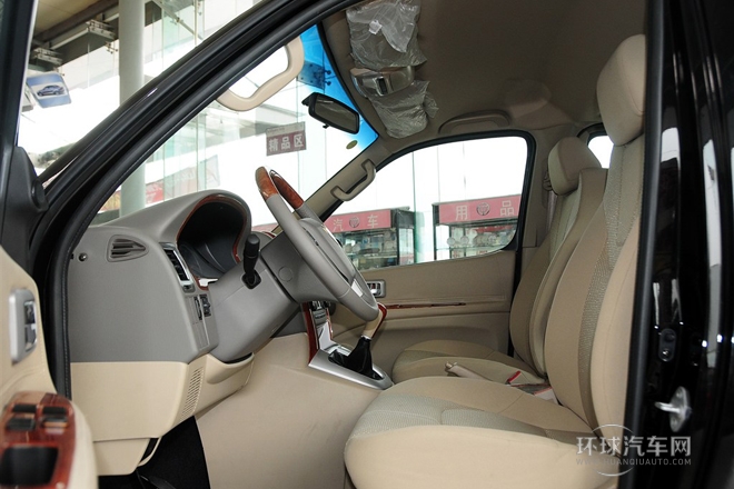 2010款 2.4L-3代 尊領(lǐng)豪華型長軸9座4RB2