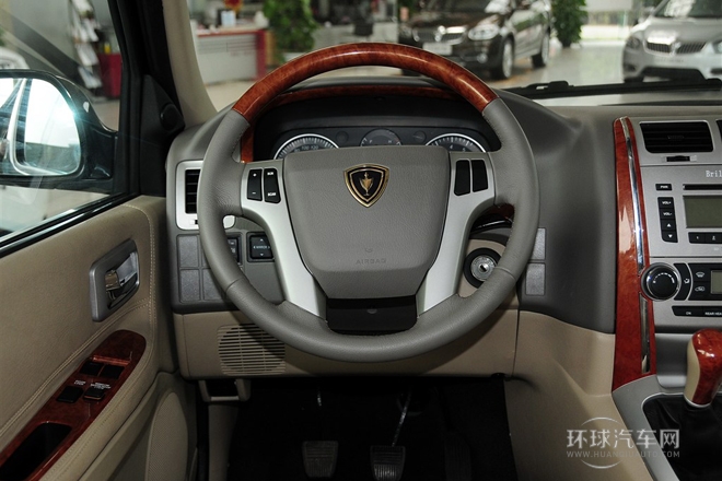 2010款 2.4L-3代 尊領豪華型長軸9座4RB2