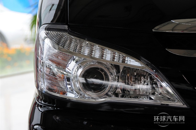 2010款 2.4L-3代 尊領(lǐng)豪華型長(zhǎng)軸9座4RB2