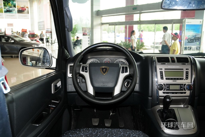 2010款 2.4L-3代 尊領(lǐng)豪華型長軸11座4RB2