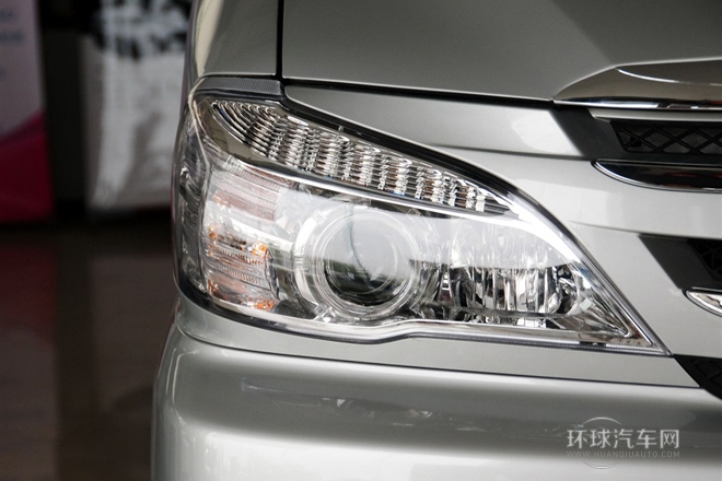 2010款 2.4L-3代 尊領(lǐng)豪華型長軸11座4RB2