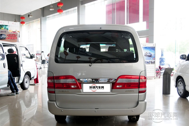 2010款 2.4L-3代 尊領豪華型長軸11座4RB2