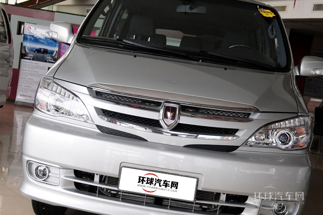 2010款 2.4L-3代 尊領豪華型長軸11座4RB2