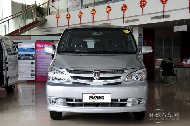 2010款 2.4L-3代 尊領豪華型長軸11座4RB2