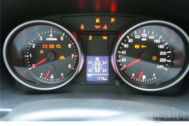 2013款運動版 1.5T  手動兩驅精英型