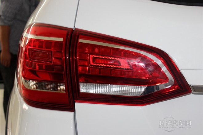 2013款運動版 1.5T  手動兩驅精英型