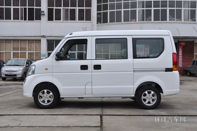 2010款 1.2L手動標準型 陽光版