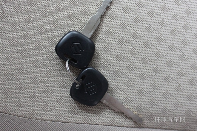 2010款 1.2L手動舒適型 陽光版