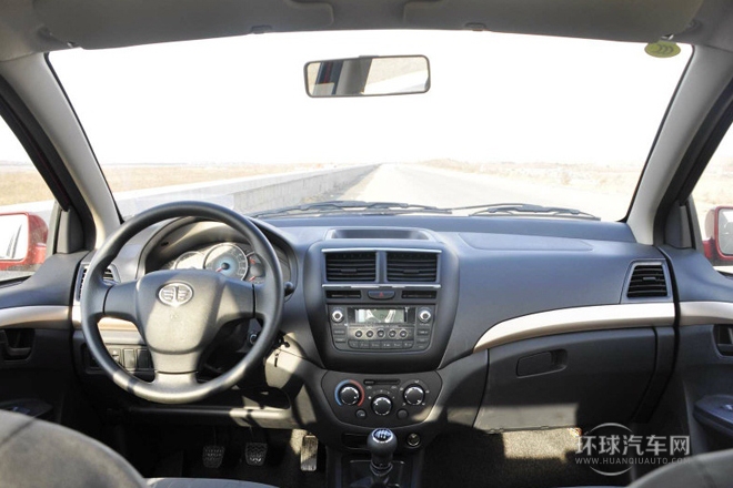 2013款 1.5L 手動標(biāo)準(zhǔn)型 國IV