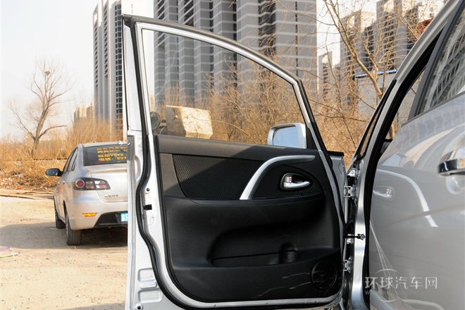 2014款 1.4L 手動(dòng)天窗導(dǎo)航版 國IV