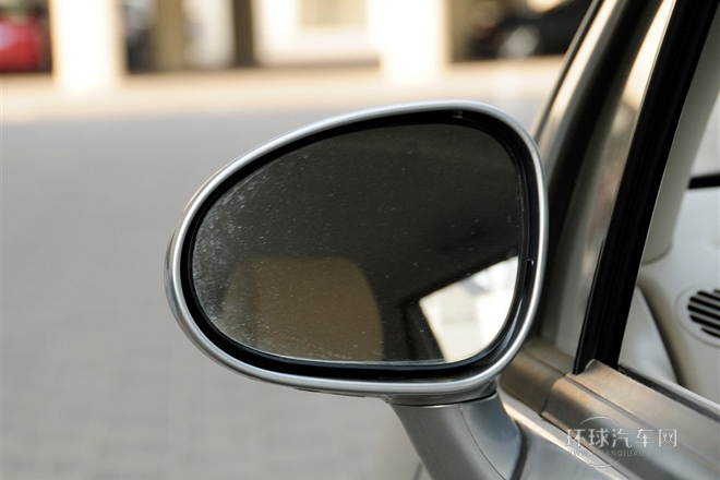 2012款 1.0L 豪華型