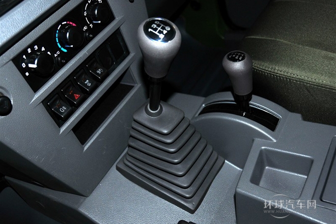 2008款 3.0T 五門四驅柴油版