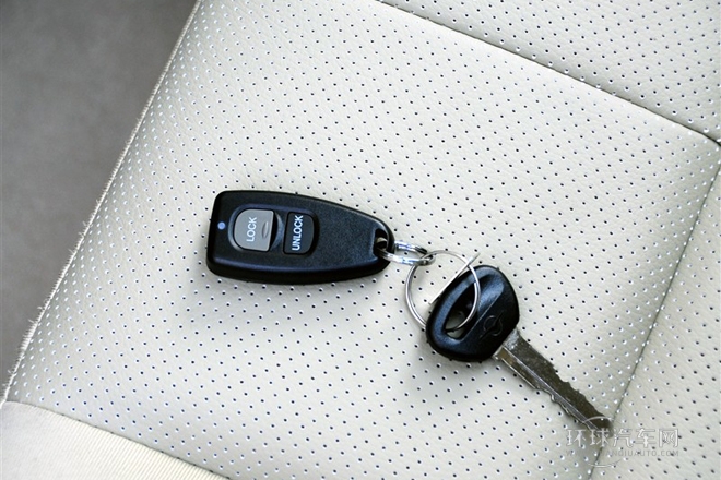 2011款 1.3L 手動豪華型