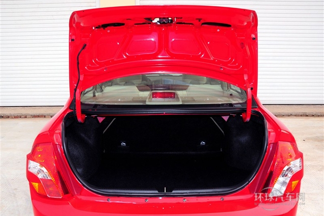 2011款 1.3L 手動(dòng)豪華型