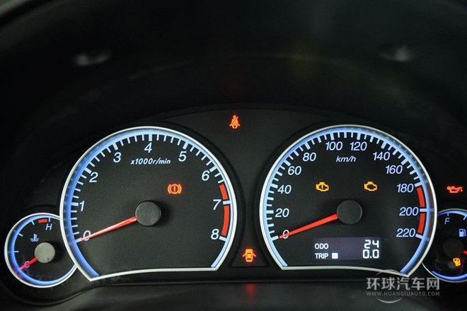 2013款 三廂 1.6L 手動(dòng)旗艦版