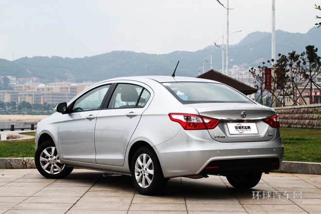 2014款 1.5L 手動智驅尊尚型