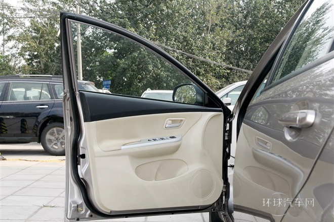 2013款 三廂 1.6L 手動精英版