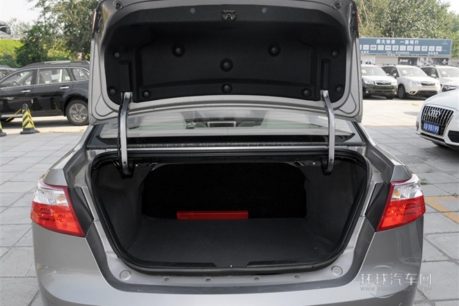 2013款 三廂 1.6L 手動精英版