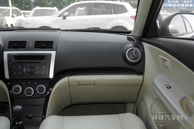 2013款 三廂 1.6L 手動精英版