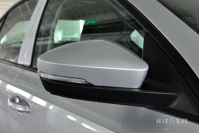 2015款 1.6L 手動逸致版