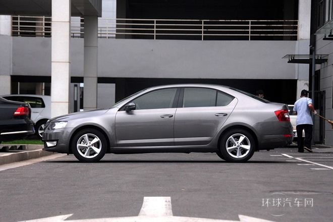 2015款 1.6L 手動逸杰版