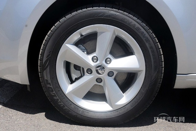 2015款 1.6L 手動逸俊版