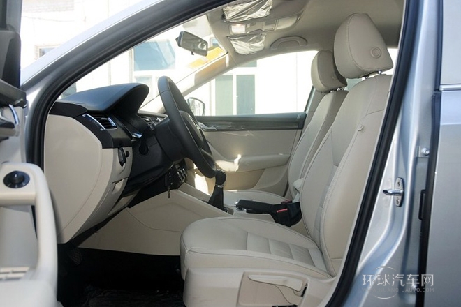 2015款 1.6L 手動逸俊版